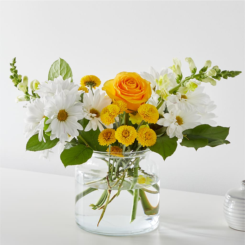 Sun Salutation Bouquet – BOWS PETALS 'N LACE, Livingston TN