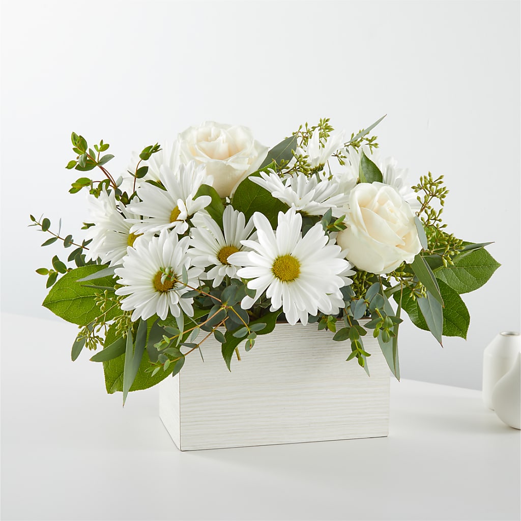 Fresh Linen Box Bouquet – BOWS PETALS 'N LACE, Livingston TN