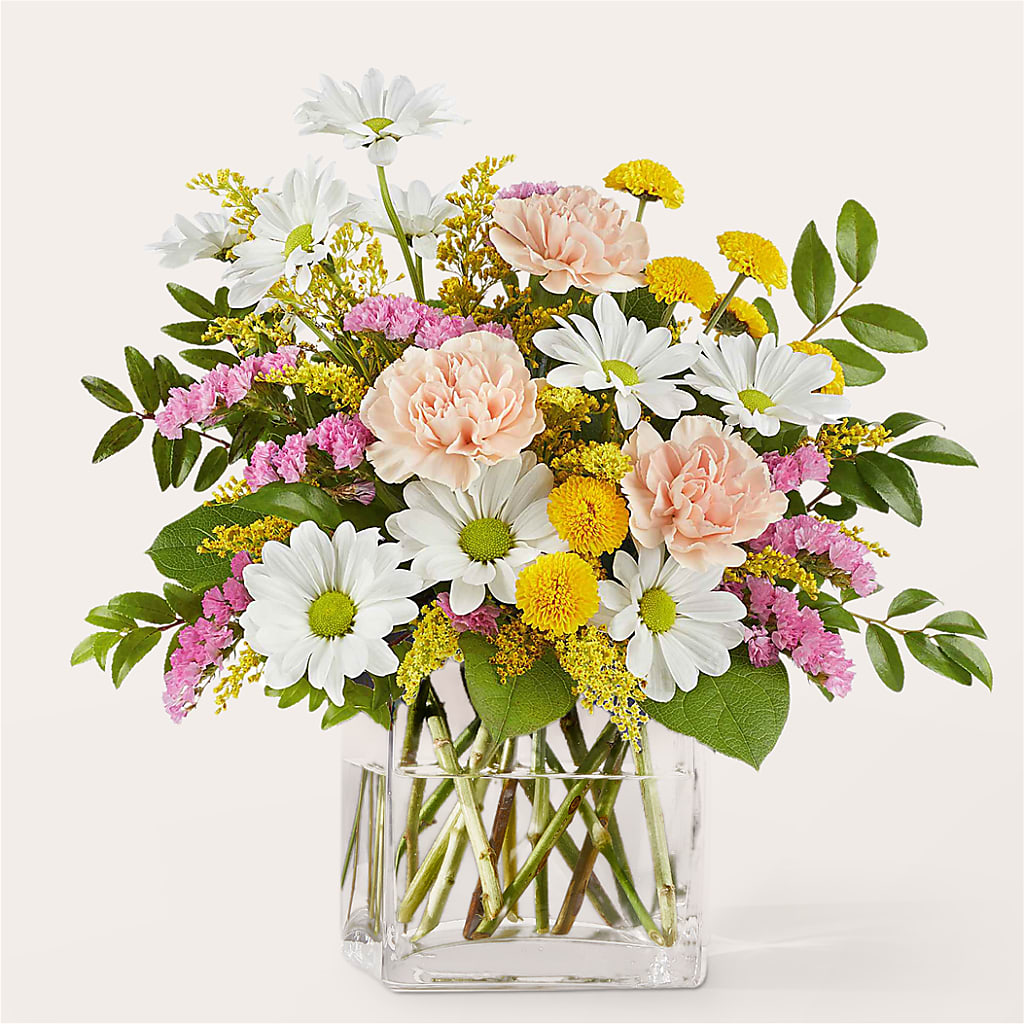 Country Cottage Bouquet – BOWS PETALS 'N LACE, Livingston TN