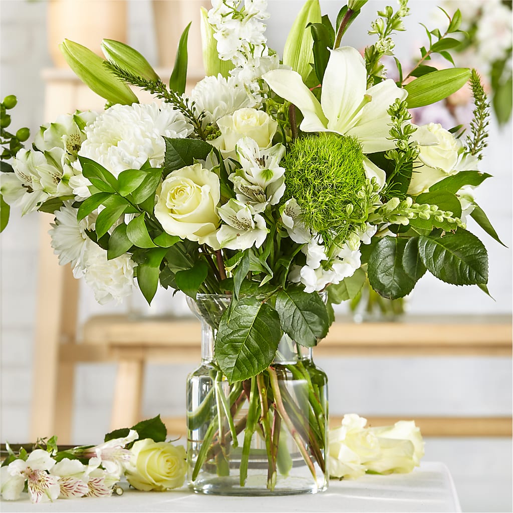 Classic Ivory – A Florist Original – BOWS PETALS 'N LACE, Livingston TN