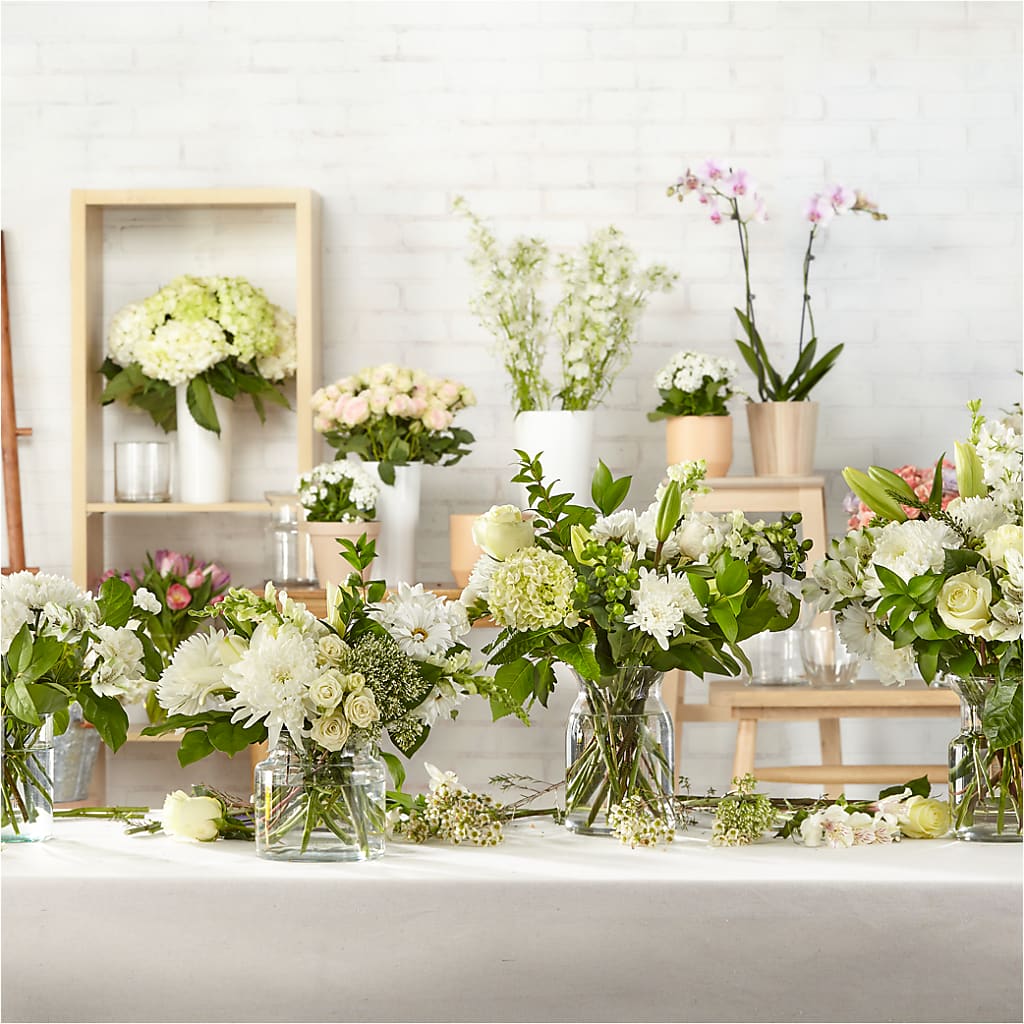 Classic Ivory – A Florist Original – BOWS PETALS 'N LACE, Livingston TN