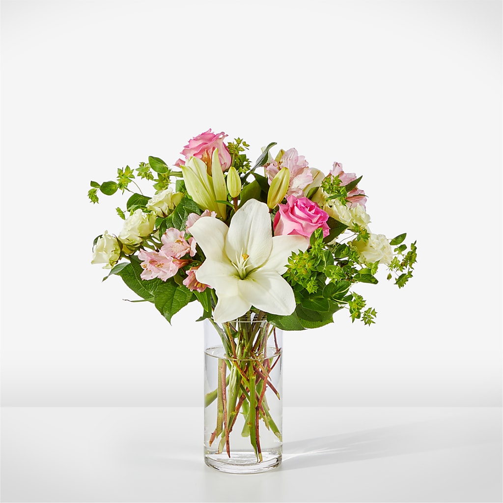 Fondly Bouquet – BOWS PETALS 'N LACE, Livingston TN