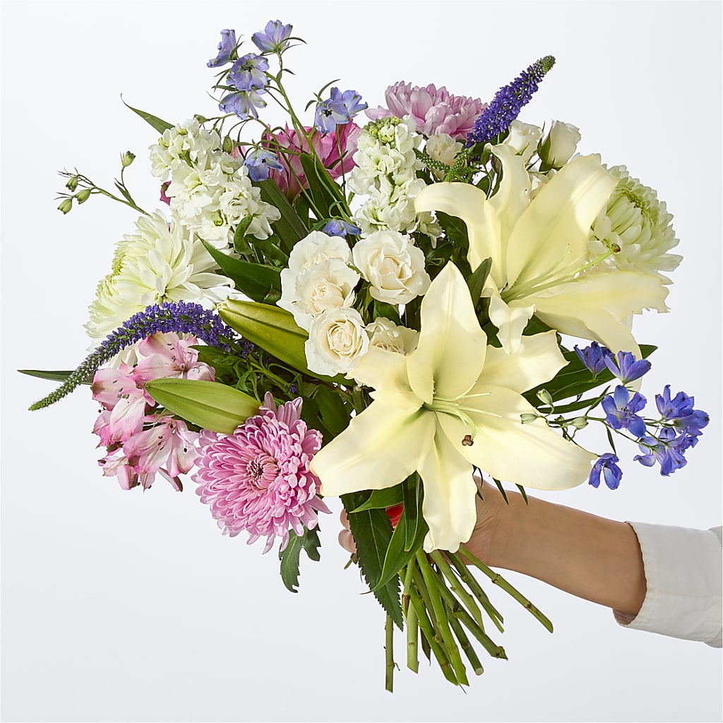 Winter Celebration Bouquet – BOWS PETALS 'N LACE, Livingston TN