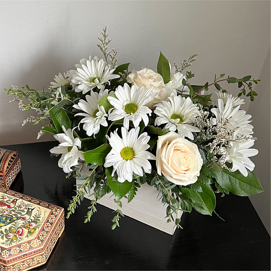 Fresh Linen Box Bouquet – BOWS PETALS 'N LACE, Livingston TN