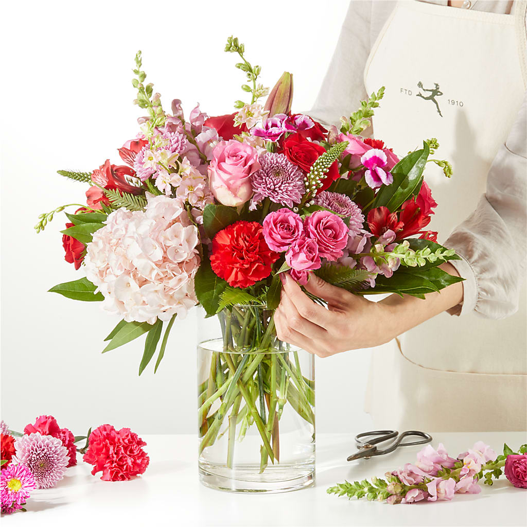 Swooning Over You - A Luxury Florist Original – BOWS PETALS 'N LACE, Livingston TN