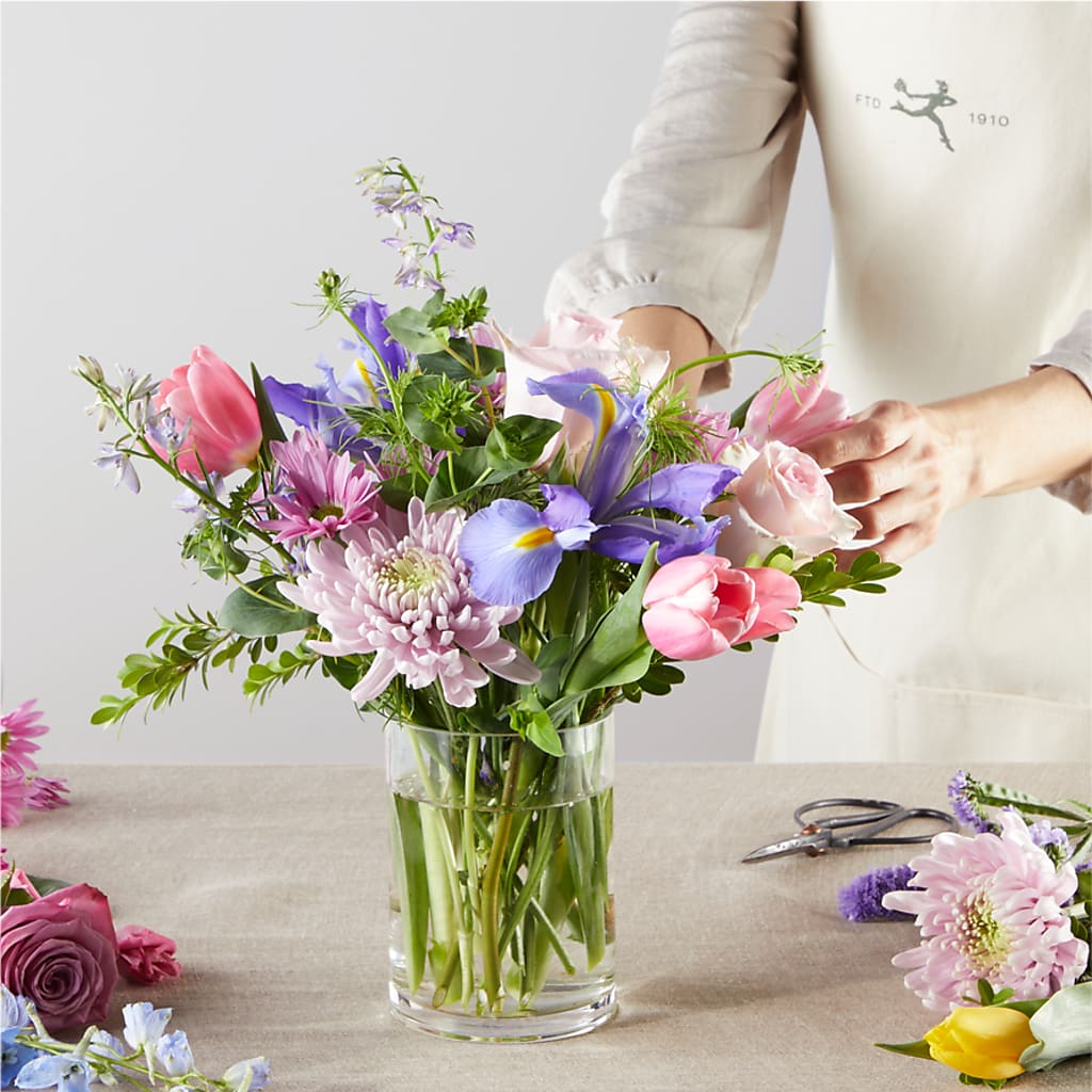Pastel Tradition - A Florist Original – BOWS PETALS 'N LACE, Livingston TN