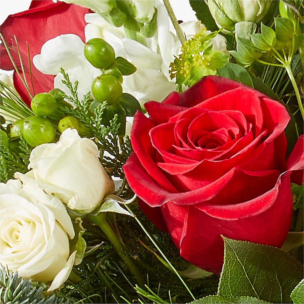 Deck the Halls Bouquet – BOWS PETALS 'N LACE, Livingston TN