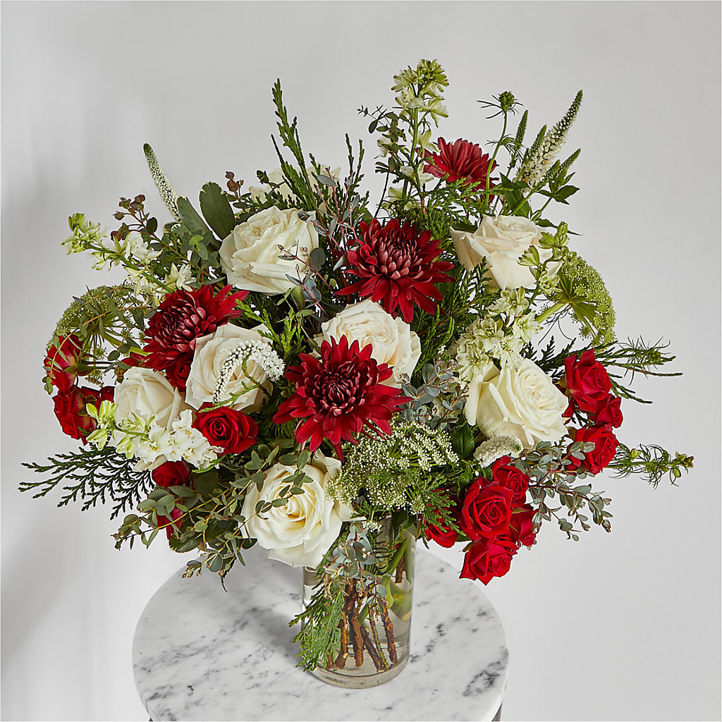 Favorite Traditions Bouquet – BOWS PETALS 'N LACE, Livingston TN