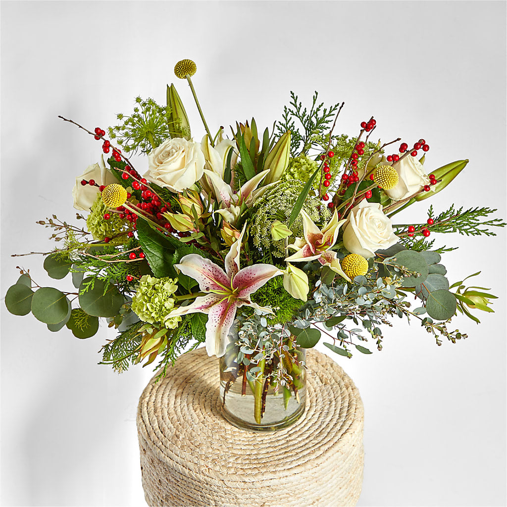 Berry & Bright Bouquet – BOWS PETALS 'N LACE, Livingston TN