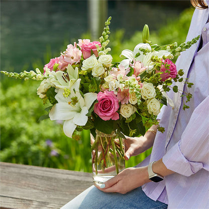 Fondly Bouquet – BOWS PETALS 'N LACE, Livingston TN