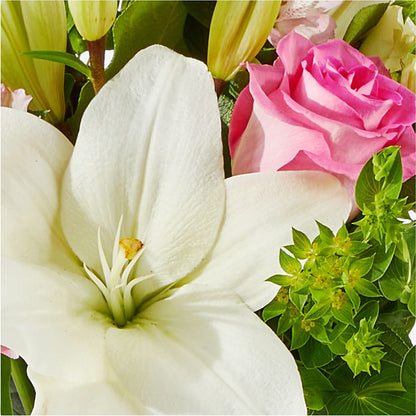 Fondly Bouquet – BOWS PETALS 'N LACE, Livingston TN